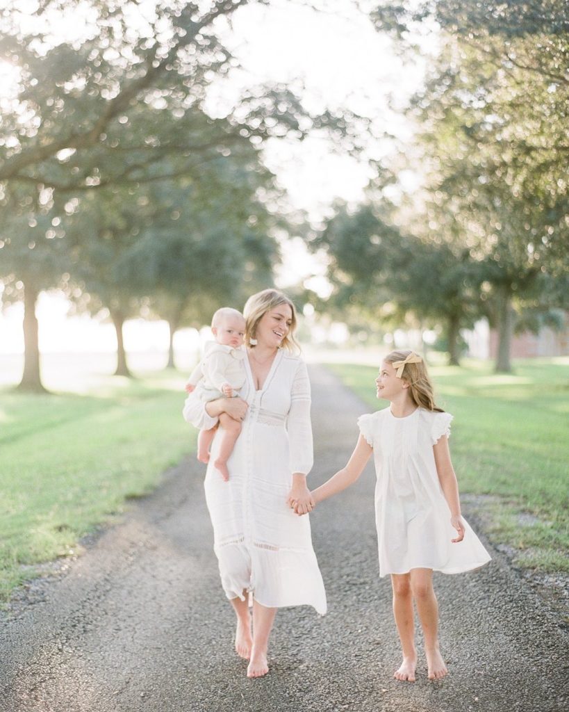 Mommy and me session outdoors