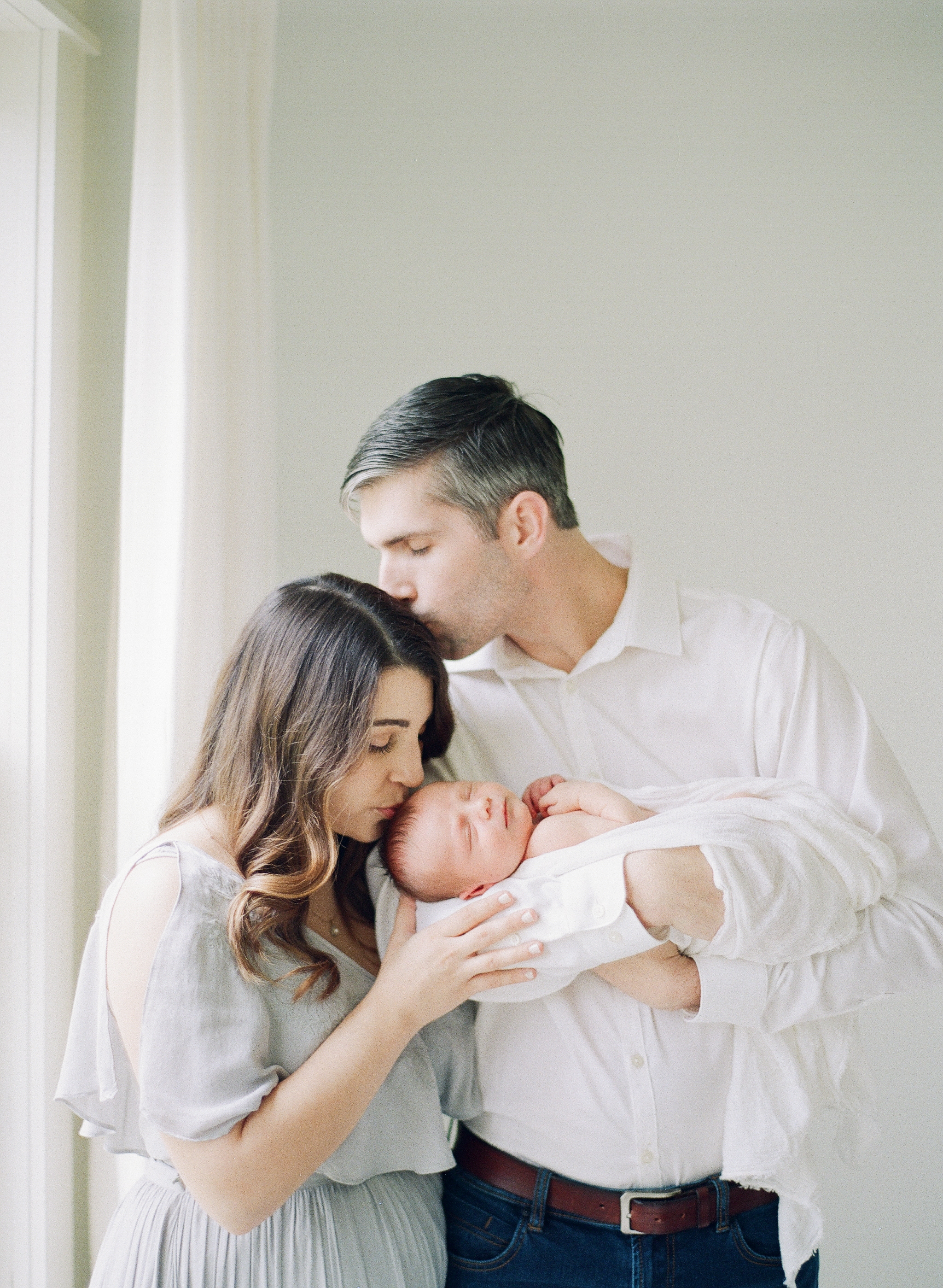 Newborn Family session in natural light photography in home studio